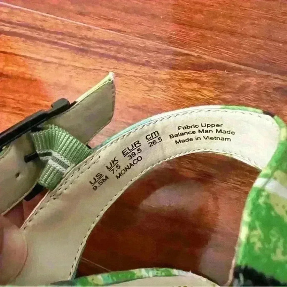 Life Stride Soft Systems Women Size 9.5 Tropical Leaf Sandals Green Blue Buckle - Picture 6 of 6